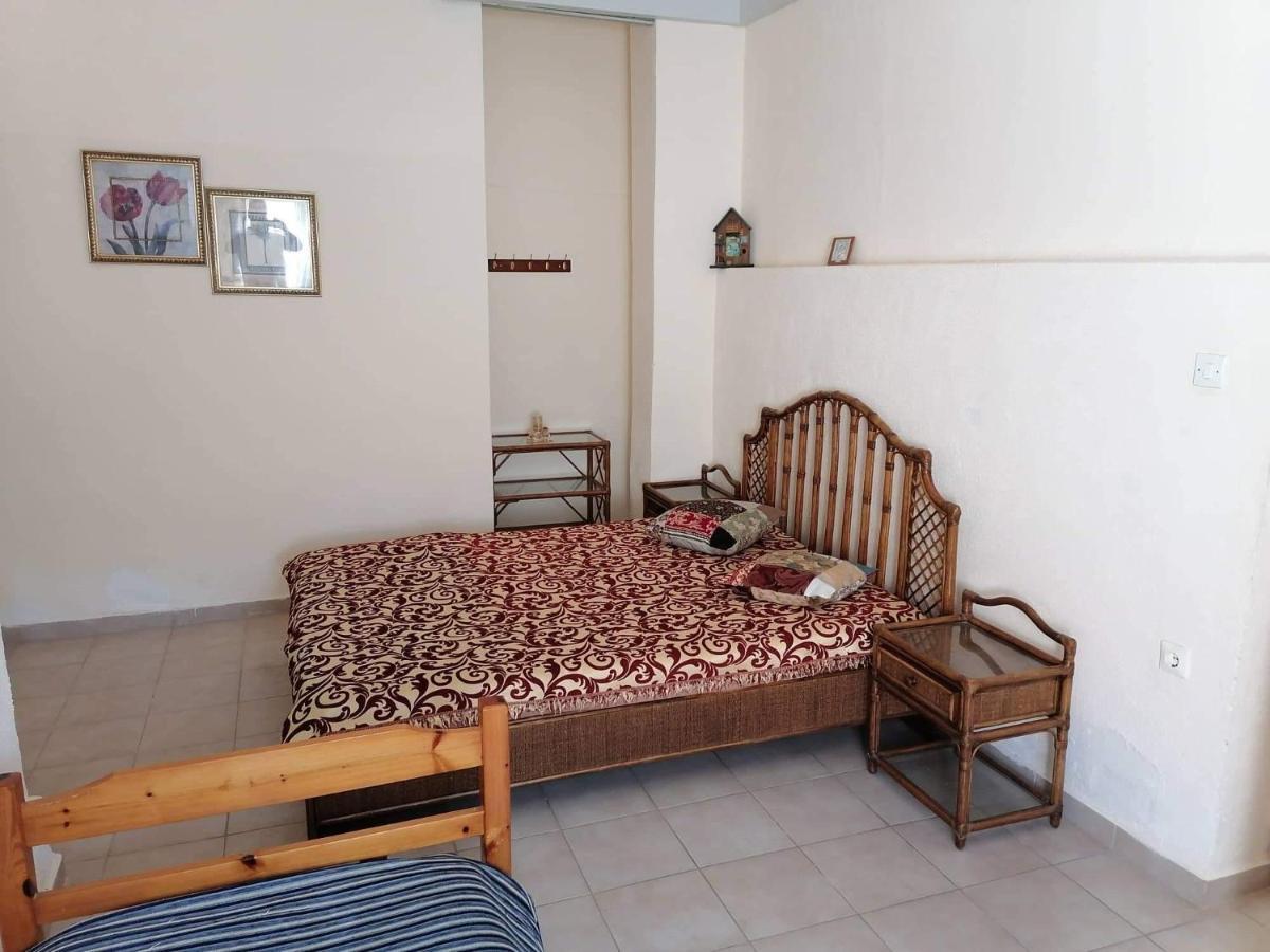 Beautiful Apartment Anais Near The Sea أغيا ترياس المظهر الخارجي الصورة