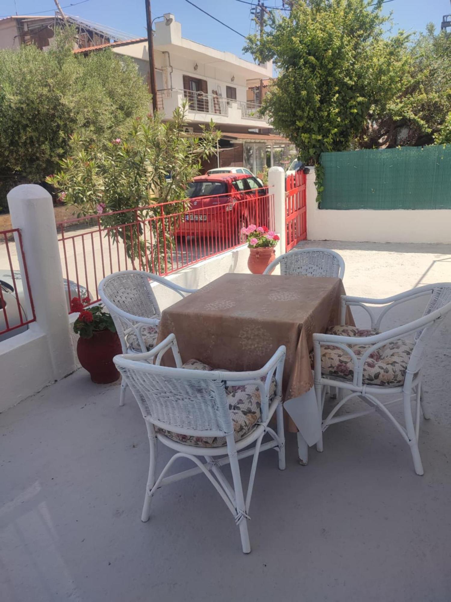 Beautiful Apartment Anais Near The Sea أغيا ترياس المظهر الخارجي الصورة